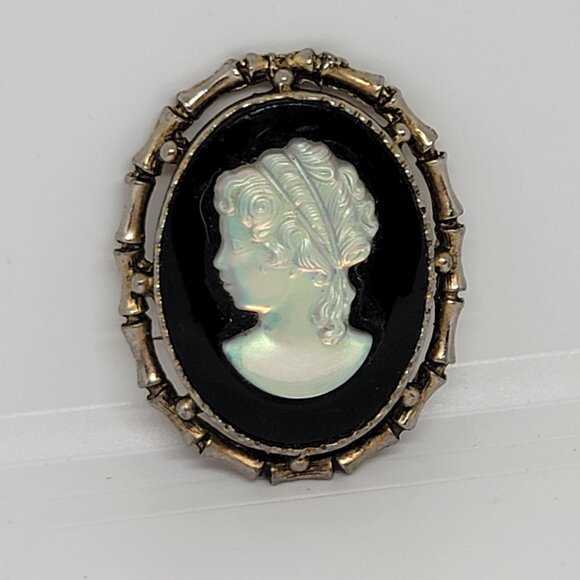 Vintage Cameo Brooch Oval Shaped Bamboo Style Gold Toned Metal Frame 2 In High - Picture 2 of 9